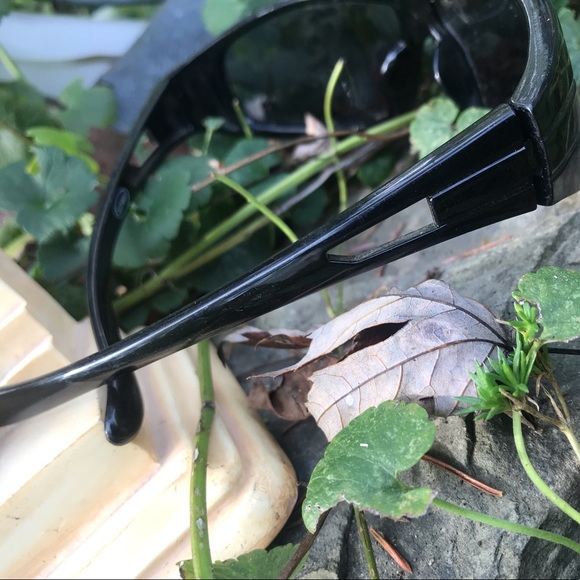 Old Navy Sun Glasses - Picture 5 of 5